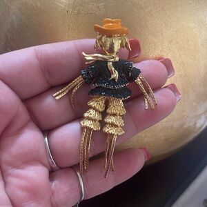 Scarecrow brooch